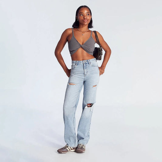 High Waist Ripped Jeans Damen – Straight Leg, Light Wash, Baggy Fit mit Knie-Cut